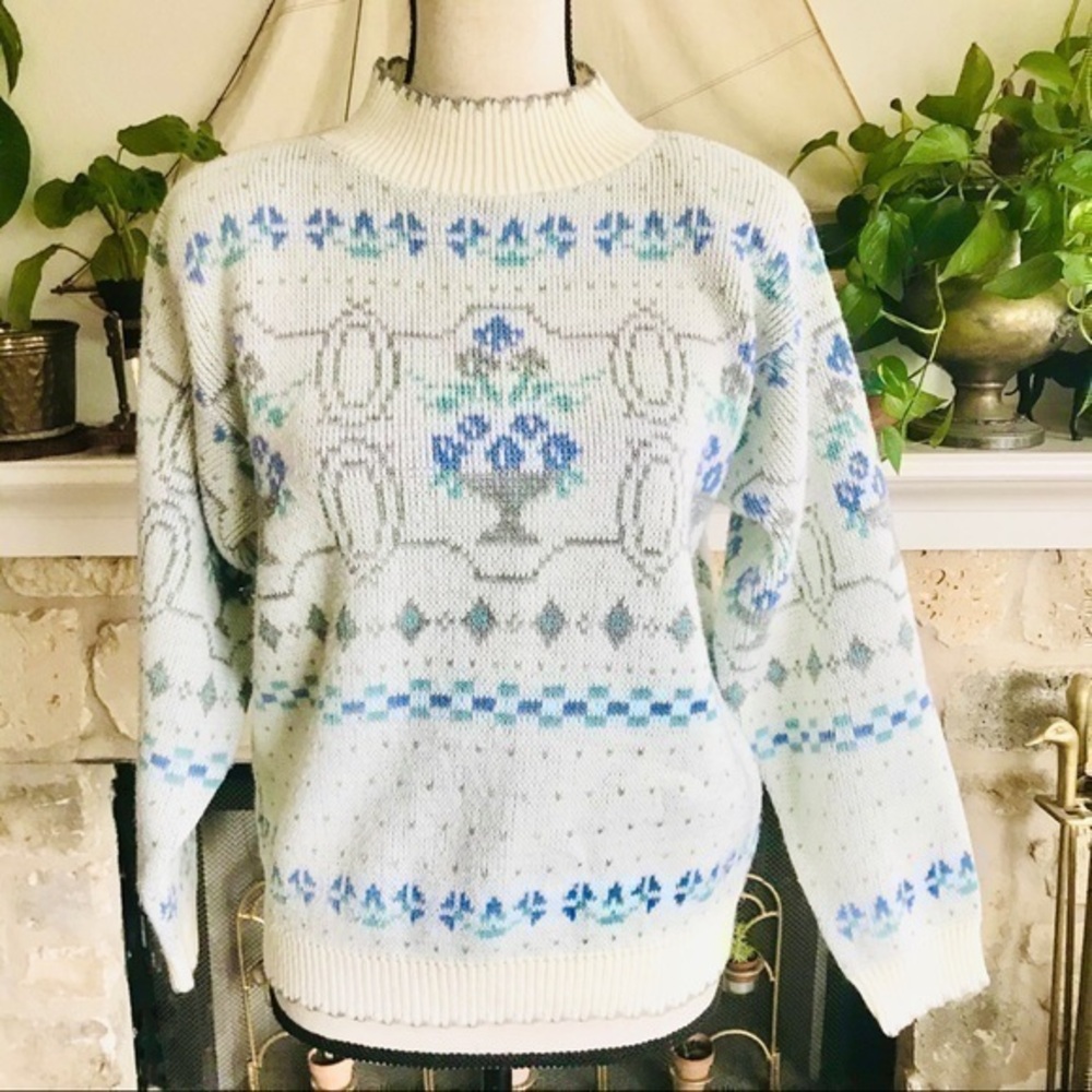 Vtg floral scallop edge knit sweater cotta…